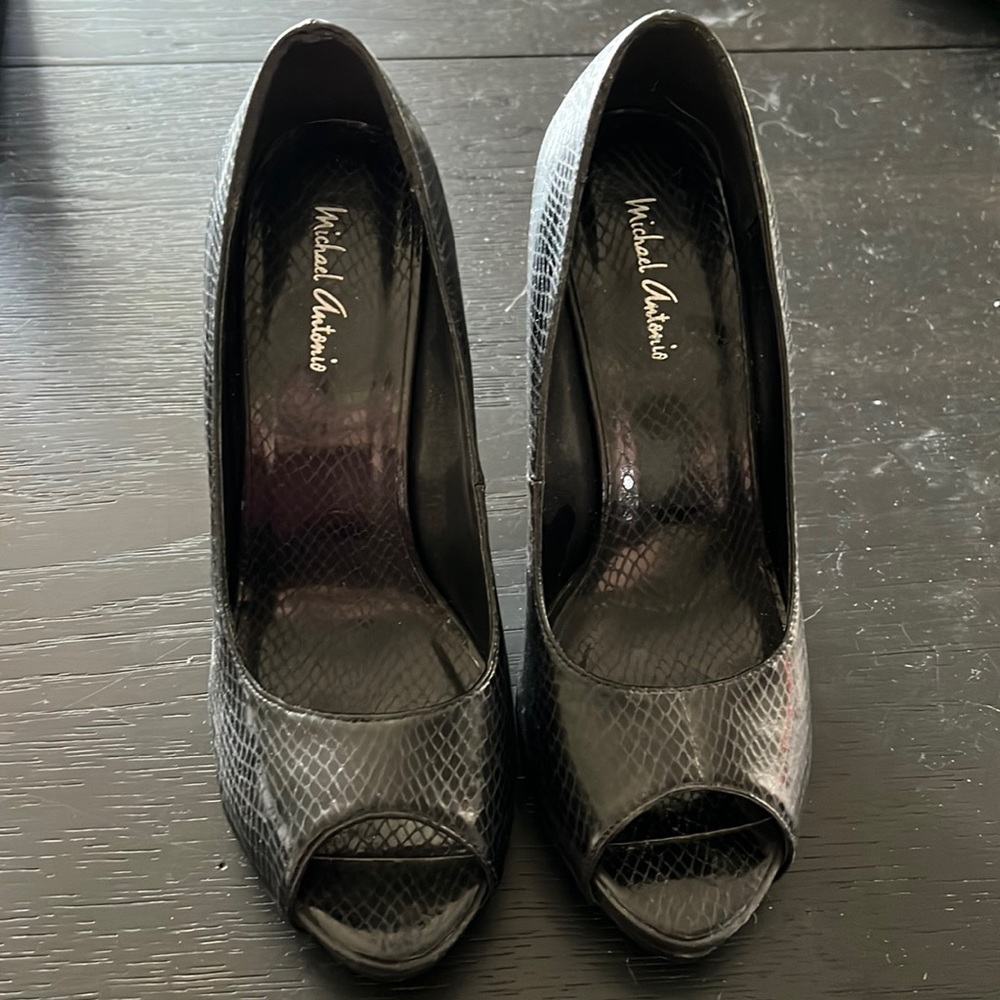 Michael Antonio black peep toe pumps